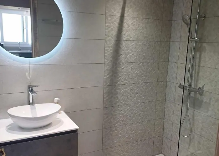 The Azeroth House - 3 Bedroom Lägenhet